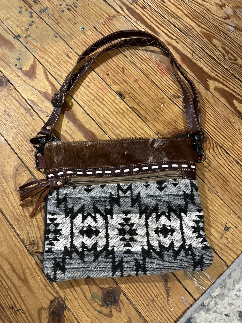 Myra Crossbody